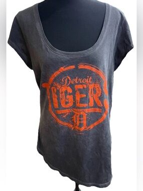 5th & Ocean Detroit Tigers Women's Shirt size XL Blue Scoop Neck